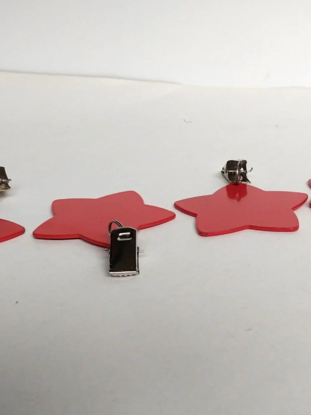 Red Metal Stars Set of 4 pieces Picnic Tablecloth Weights Clips Patriotic EUC